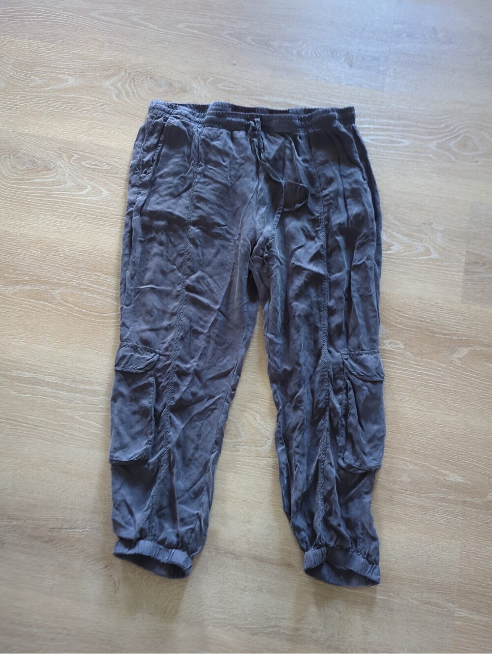 Johnny Was Women's Ramble Pants Featherweight Grey Cupro Cargo Crop L